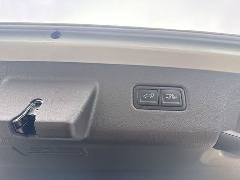 New 2026 Kia Carnival EX image 13