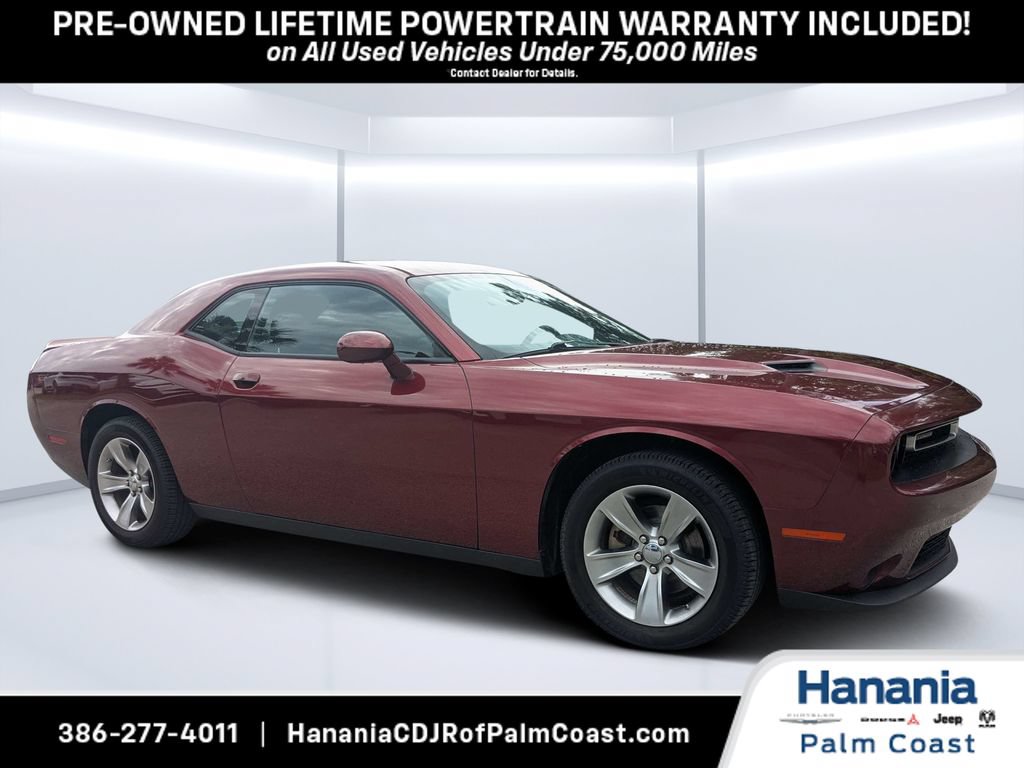 Used 2022 Dodge Challenger SXT RWD image 1