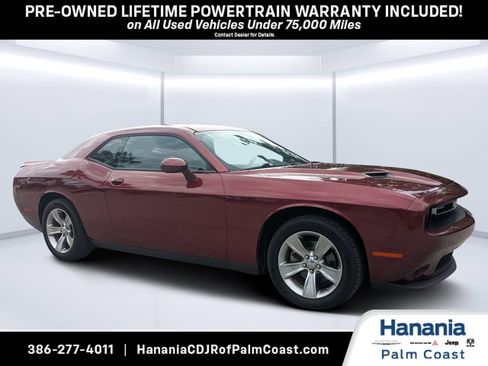 Used 2022 Dodge Challenger SXT RWD image 1