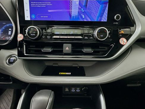 Used 2023 Toyota Highlander Platinum image 15