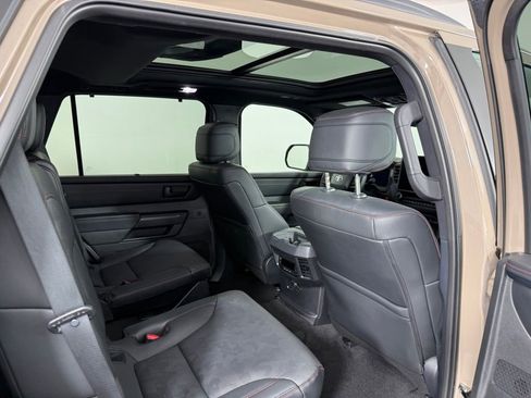 Used 2025 Toyota Sequoia 4WD image 17