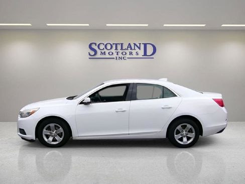 Used 2016 Chevrolet Malibu LT image 1