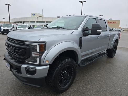 Used 2022 Ford F250 Lariat w/ Black Appearance Package image 1