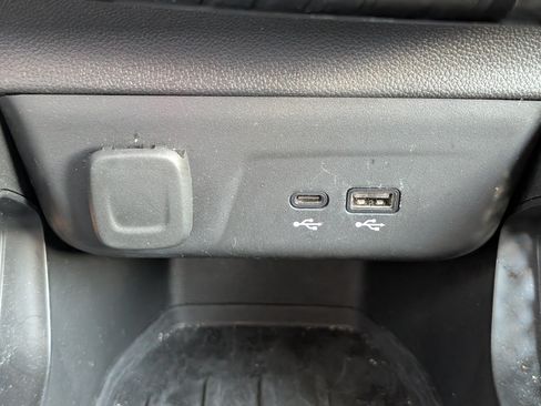 Used 2025 Chevrolet TrailBlazer LT AWD/4WD image 18