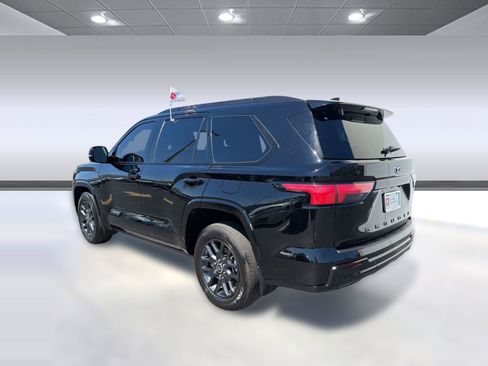 Certified 2023 Toyota Sequoia Platinum AWD/4WD image 3