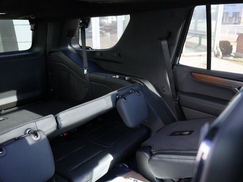 New 2026 GMC Yukon Denali w/ Denali Reserve Package image 13