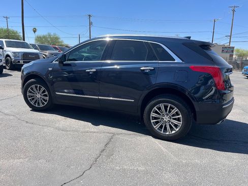 Used 2017 Cadillac XT5 Luxury w/ Driver Awareness Package FWD image 8