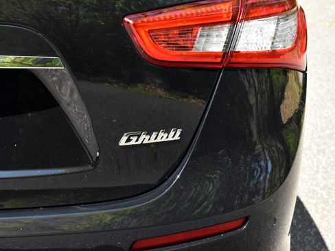 Used 2020 Maserati Ghibli RWD image 16