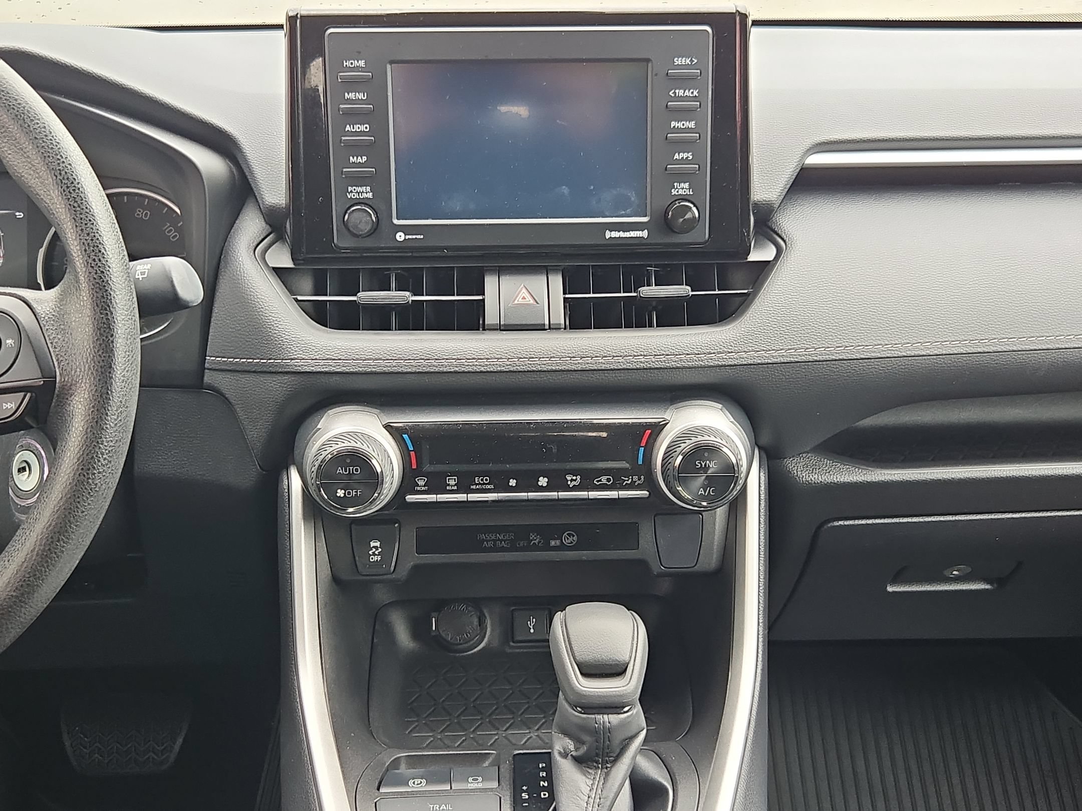 Used 2022 Toyota RAV4 LE AWD/4WD image 16