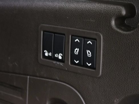 Used 2019 GMC Yukon XL Denali AWD/4WD image 39