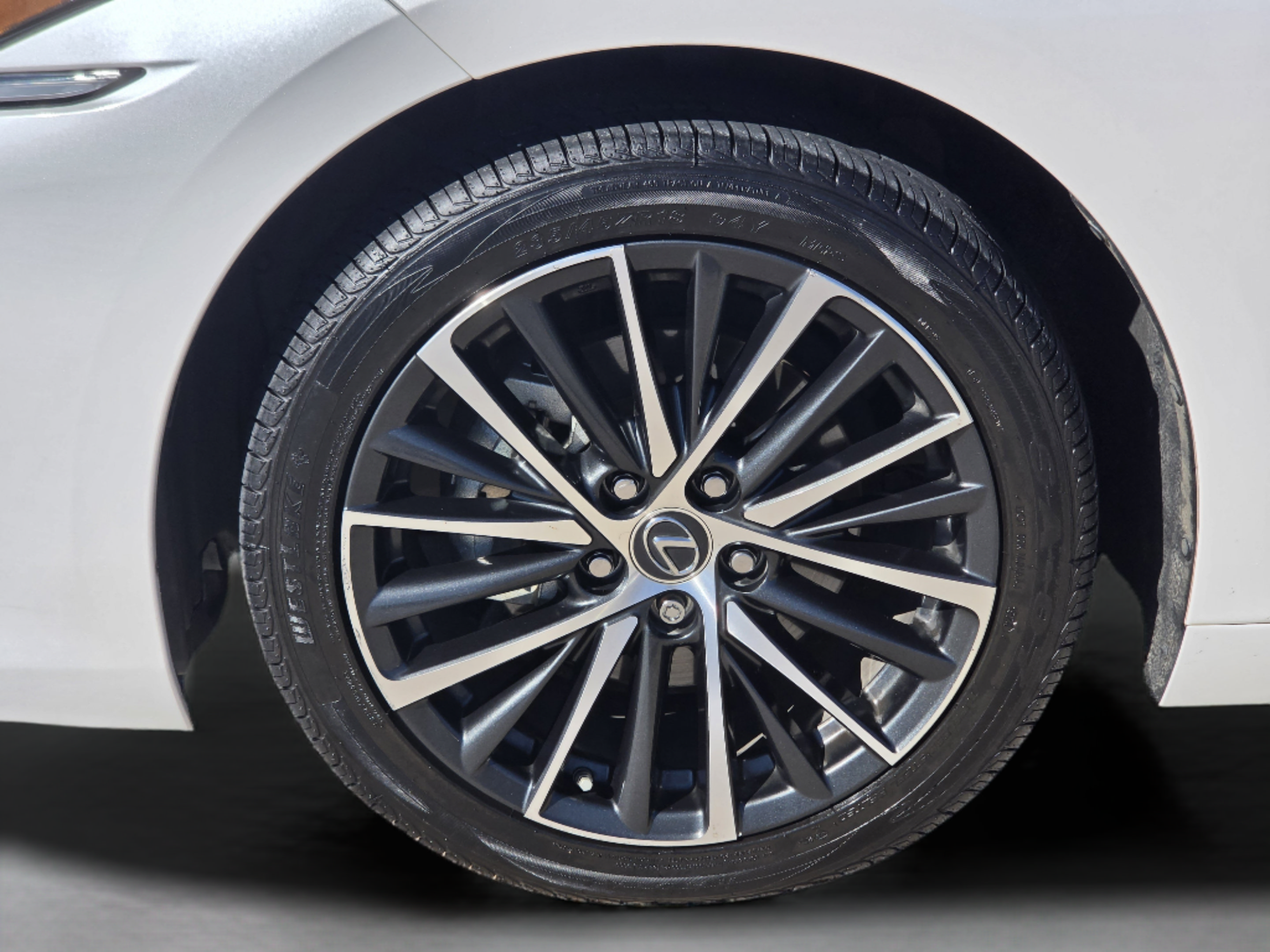 Used 2024 Lexus ES 350 w/ Premium Package FWD image 36