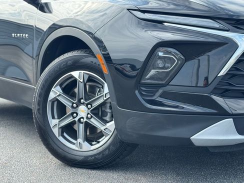 Used 2023 Chevrolet Blazer LT image 3