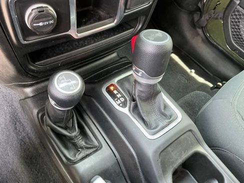 Used 2021 Jeep Wrangler Sport AWD/4WD image 20