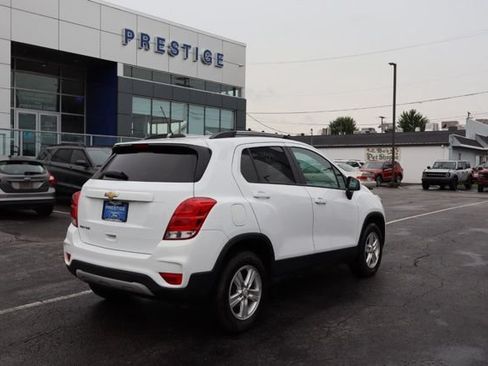 Used 2022 Chevrolet Trax LT w/ LT Convenience Package AWD/4WD image 7