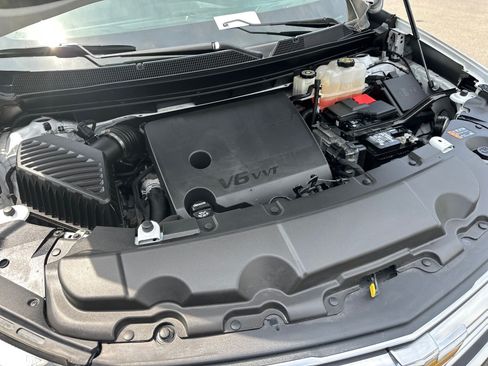 Used 2023 Chevrolet Traverse LT w/ Rear Camera Mirror Package AWD/4WD image 16