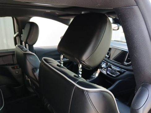 Used 2025 Chrysler Pacifica Limited FWD image 22
