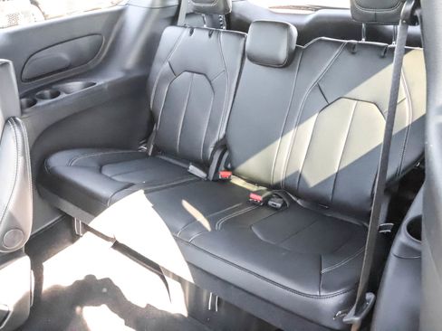 New 2026 Chrysler Pacifica Select FWD image 13