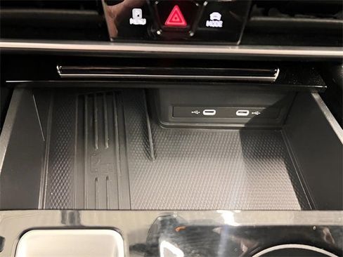 Used 2025 Volkswagen Atlas SE image 26