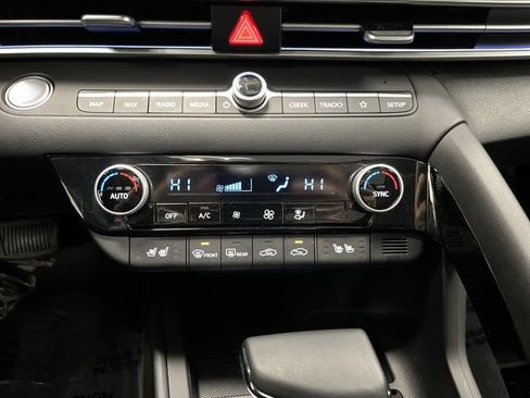 Used 2024 Hyundai Elantra Limited image 20