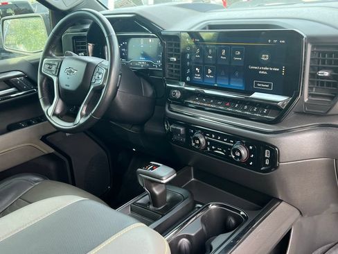 Used 2023 Chevrolet Silverado 1500 ZR2 w/ Technology Package AWD/4WD image 15