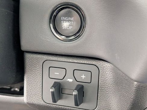 Used 2025 Toyota Tundra Platinum AWD/4WD image 24