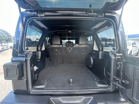 Used 2021 Jeep Wrangler Unlimited Sahara image 30