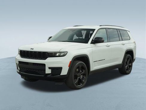 Used 2023 Jeep Grand Cherokee L Laredo image 3