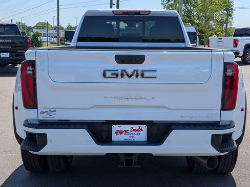 New 2026 GMC Sierra 3500 Denali Ultimate AWD/4WD image 9