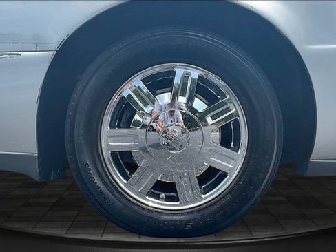 Used 2005 Cadillac De Ville w/ Limited Edition Package FWD image 33