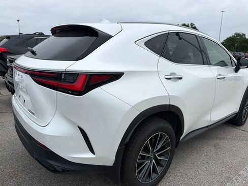 Used 2025 Lexus NX 250 FWD w/ Accessory Package (2T) image 5