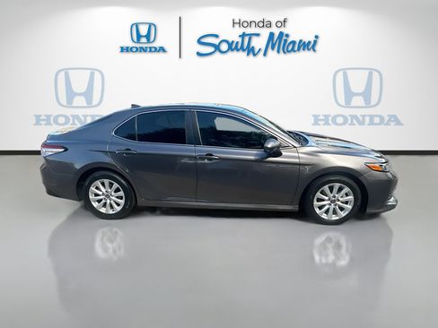 Used 2020 Toyota Camry LE FWD image 8