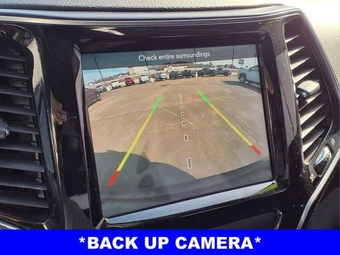 Used 2019 Jeep Cherokee Limited image 8