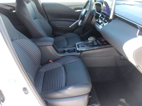 Certified 2026 Toyota Corolla Cross AWD Hybrid w/ Convenience Package image 21