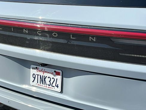 Certified 2025 Lincoln Navigator Reserve image 7