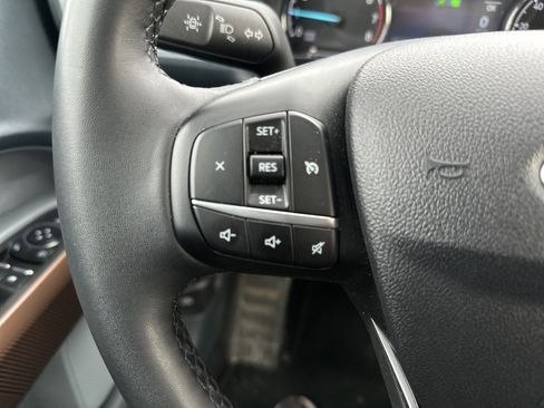 Used 2023 Ford Maverick Lariat w/ Lariat Luxury Package image 11