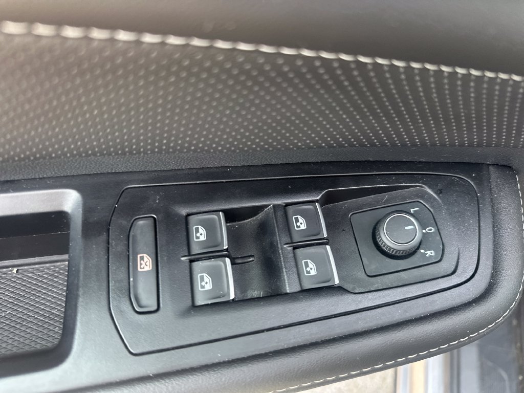 Used 2025 Volkswagen Atlas Cross Sport SE AWD/4WD image 12