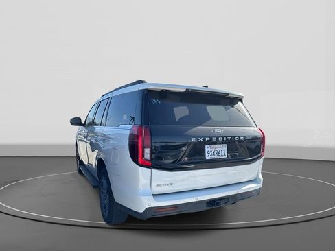 Used 2025 Ford Expedition Active image 5
