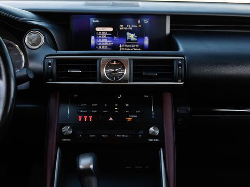 Used 2017 Lexus IS 200t image 41