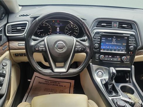 Used 2017 Nissan Maxima Platinum FWD image 12
