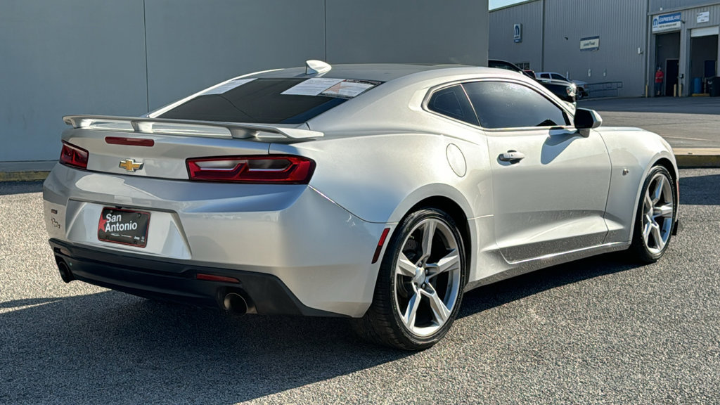 Used 2018 Chevrolet Camaro SS RWD image 7