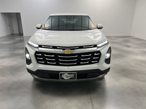 Used 2025 Chevrolet Equinox LT AWD/4WD image 3