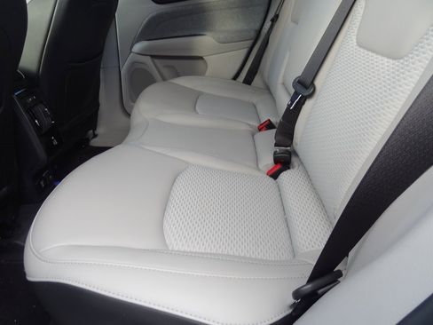Used 2022 Jeep Compass Latitude w/ Convenience Group image 14