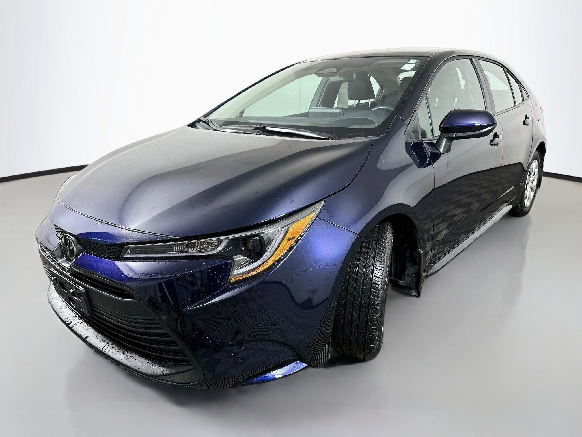 Used 2025 Toyota Corolla LE FWD image 3