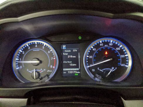 Used 2017 Toyota Highlander XLE AWD/4WD image 12