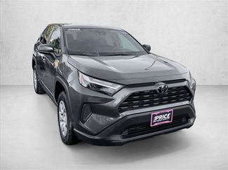 Used 2024 Toyota RAV4 LE AWD/4WD video 3