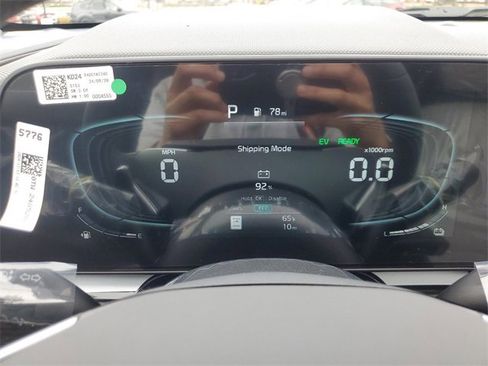 New 2025 Kia Niro EX Touring image 27