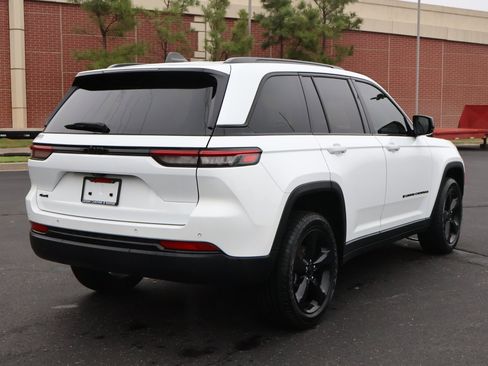 Used 2023 Jeep Grand Cherokee Altitude AWD/4WD image 32