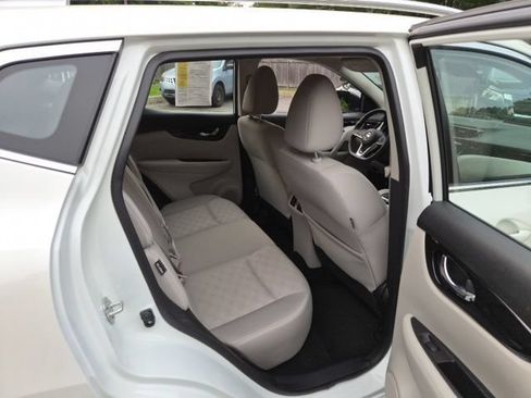Used 2020 Nissan Rogue Sport SV w/ All-Weather Package AWD/4WD image 12