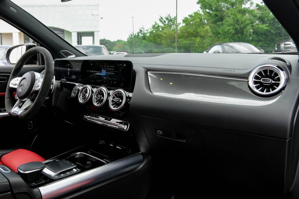 Used 2022 Mercedes-Benz GLA 45 AMG 4MATIC w/ Parking Assistance Package image 9