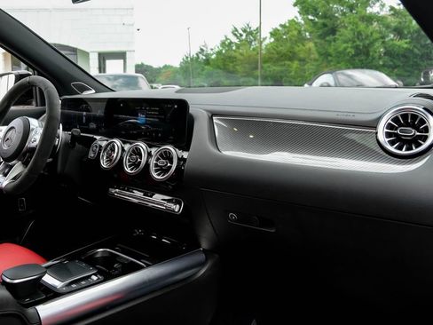 Used 2022 Mercedes-Benz GLA 45 AMG 4MATIC w/ Parking Assistance Package image 9